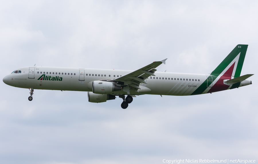 Alitalia Airbus A321-112 (EI-IXH) | Photo 244349