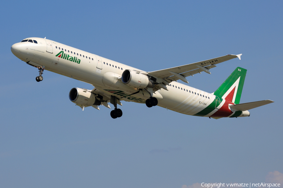 Alitalia Airbus A321-112 (EI-IXH) | Photo 245504