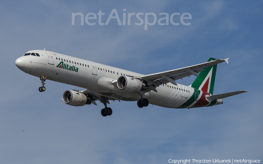 Alitalia Airbus A321-112 (EI-IXH) | Photo 192647