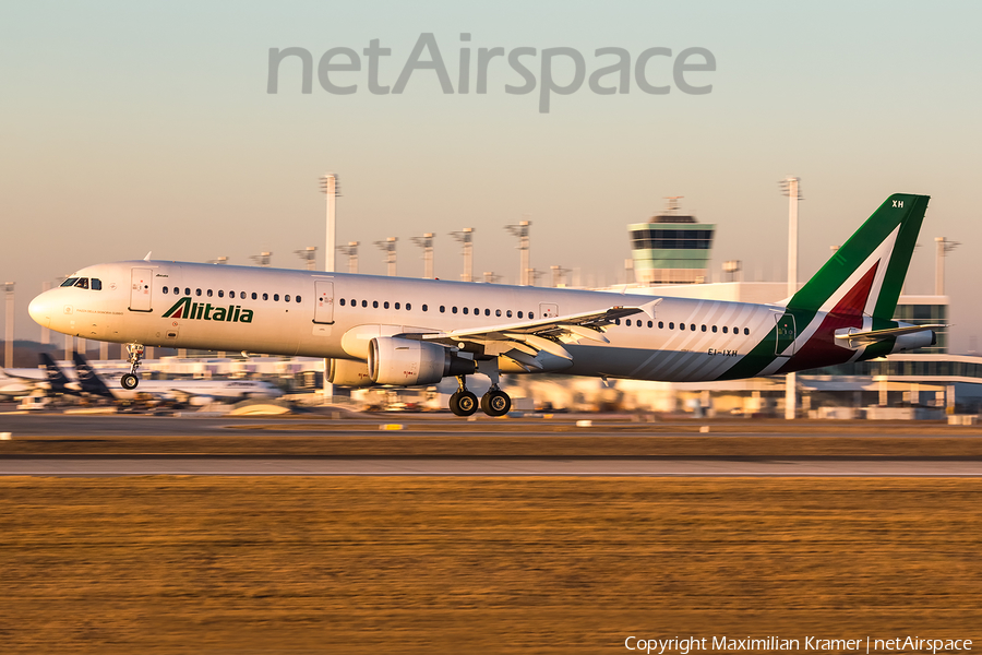 Alitalia Airbus A321-112 (EI-IXH) | Photo 392466