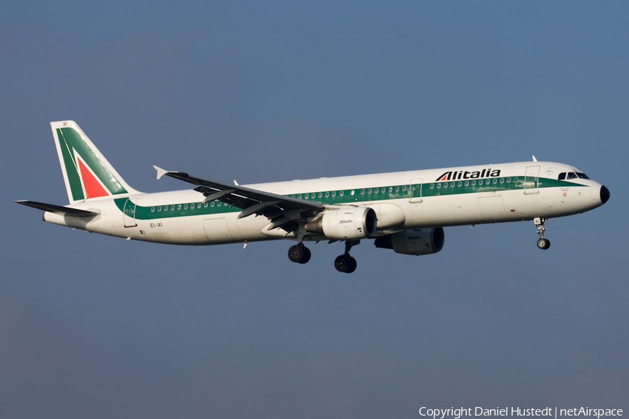 Alitalia Airbus A321-112 (EI-IXI) | Photo 542915