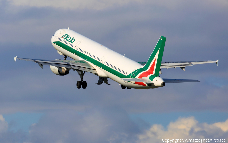 Alitalia Airbus A321-112 (EI-IXJ) | Photo 158725