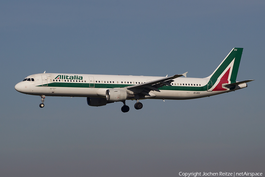 Alitalia Airbus A321-112 (EI-IXV) | Photo 170295