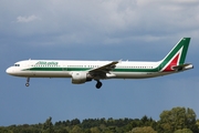 Alitalia Airbus A321-112 (EI-IXV) at  Hamburg - Fuhlsbuettel (Helmut Schmidt), Germany