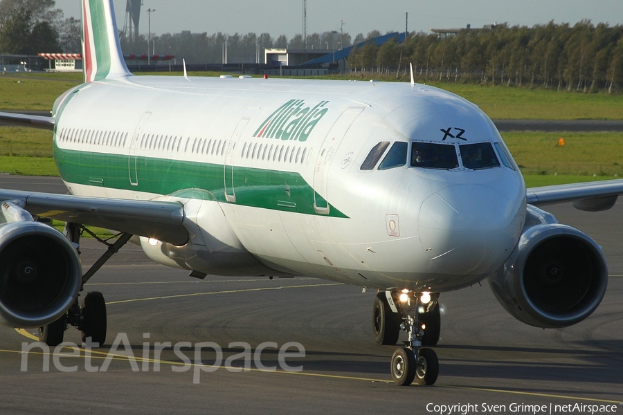 Alitalia Airbus A321-112 (EI-IXZ) | Photo 18447
