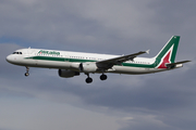 Alitalia Airbus A321-112 (EI-IXZ) at  Barcelona - El Prat, Spain