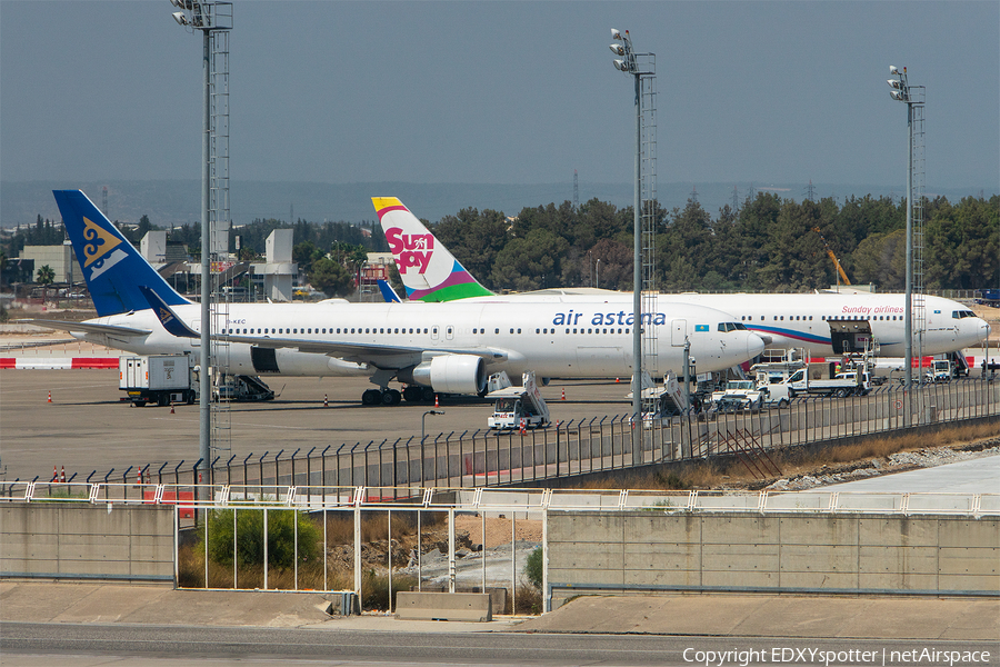 Air Astana Boeing 767-3KY(ER) (EI-KEC) | Photo 588995