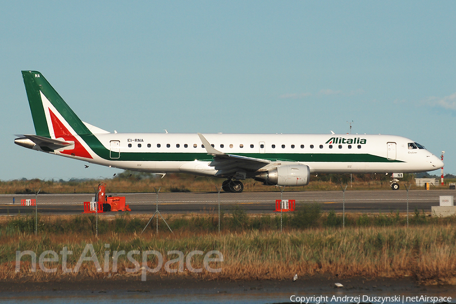 Alitalia CityLiner Embraer ERJ-190LR (ERJ-190-100LR) (EI-RNA) | Photo 307370