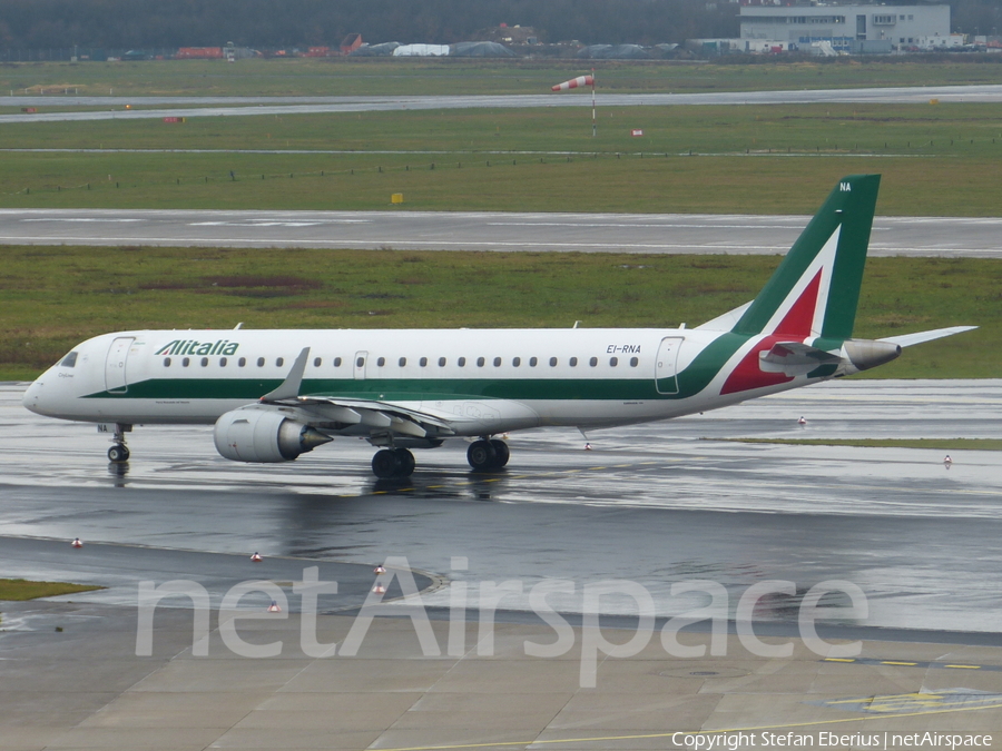 Alitalia CityLiner Embraer ERJ-190LR (ERJ-190-100LR) (EI-RNA) | Photo 423585