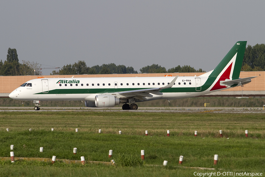 Alitalia CityLiner Embraer ERJ-190LR (ERJ-190-100LR) (EI-RNA) | Photo 393852