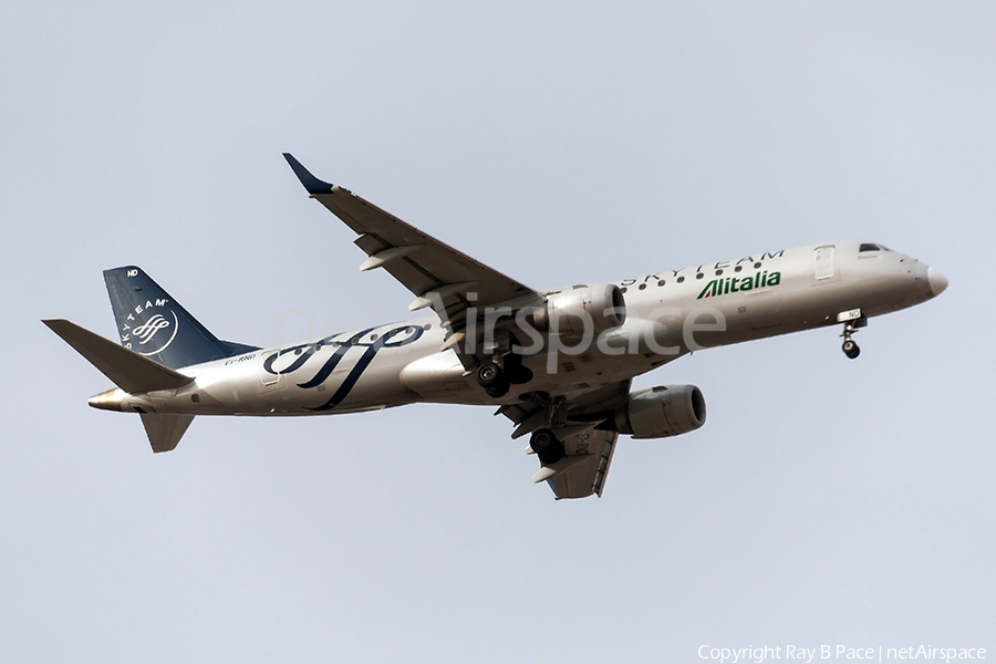 Alitalia CityLiner Embraer ERJ-190LR (ERJ-190-100LR) (EI-RND) | Photo 445169