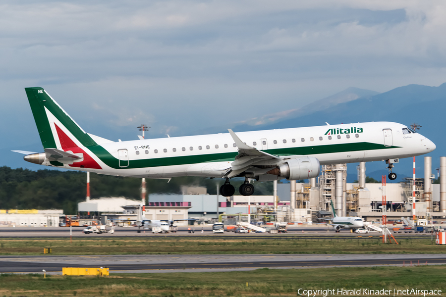 Alitalia CityLiner Embraer ERJ-190STD (ERJ-190-100STD) (EI-RNE) | Photo 346093