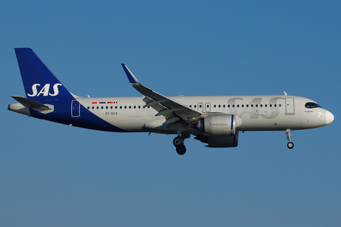 SAS Connect Airbus A320-251N (EI-SCA) at  London - Heathrow, United Kingdom
