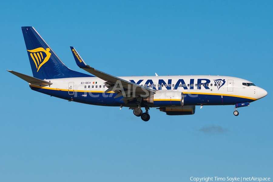 Ryanair Boeing 737-73S (EI-SEV) | Photo 126596