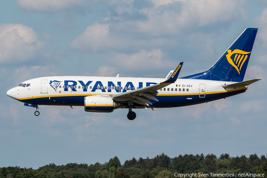 Ryanair Boeing 737-73S (EI-SEV) | Photo 400488