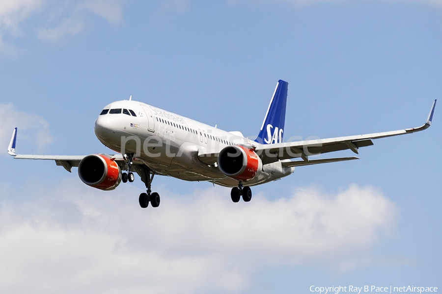 SAS Connect Airbus A320-251N (EI-SIA) | Photo 254998