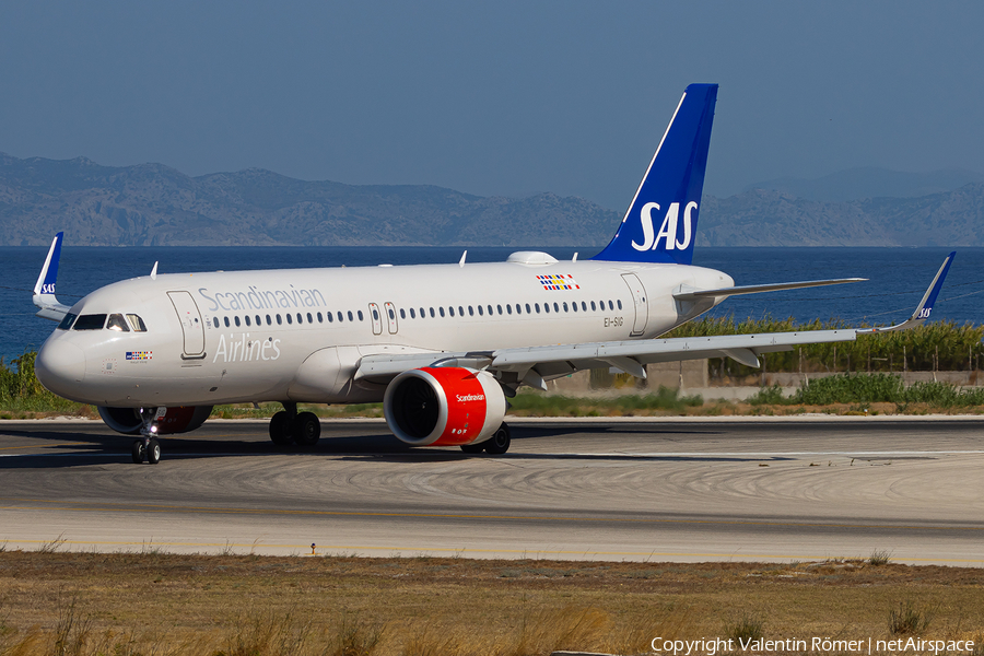 SAS Connect Airbus A320-251N (EI-SIG) | Photo 640012