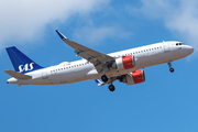 SAS Connect Airbus A320-251N (EI-SIH) at  Gran Canaria, Spain