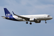 SAS Connect Airbus A320-251N (EI-SIK) at  London - Heathrow, United Kingdom