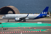 SAS Connect Airbus A320-251N (EI-SIM) at  Gran Canaria, Spain