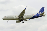 SAS Connect Airbus A320-251N (EI-SIS) at  London - Heathrow, United Kingdom
