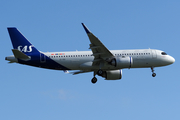 SAS Connect Airbus A320-251N (EI-SIU) at  London - Heathrow, United Kingdom