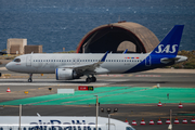 SAS Connect Airbus A320-251N (EI-SIY) at  Gran Canaria, Spain