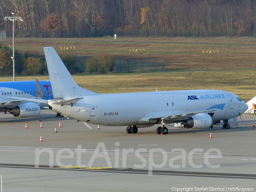 ASL Airlines Ireland Boeing 737-490(SF) (EI-STJ) | Photo 413170