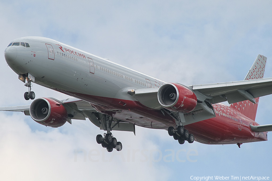 Rossiya - Russian Airlines Boeing 777-312 (EI-UNN) | Photo 178416