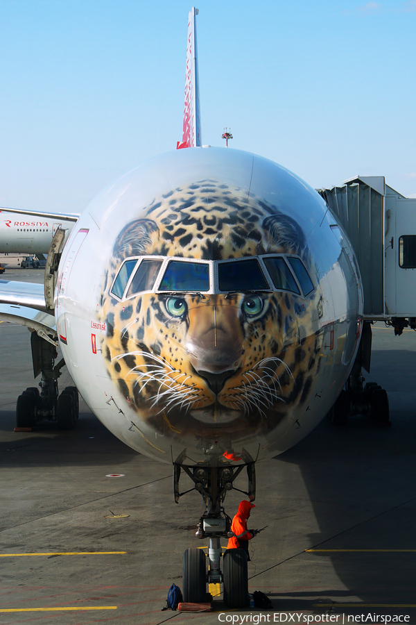 Rossiya - Russian Airlines Boeing 777-312 (EI-UNP) | Photo 317163