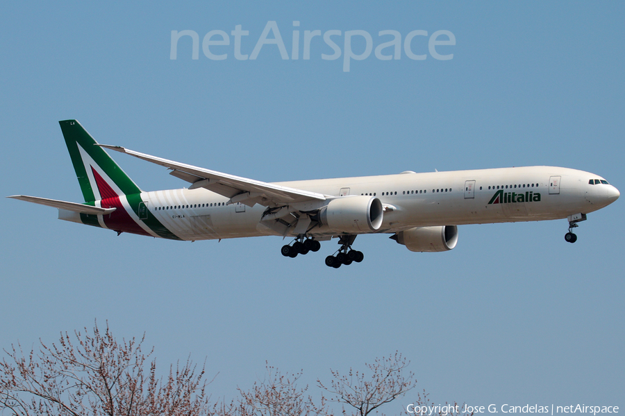 Alitalia Boeing 777-3Q8(ER) (EI-WLA) | Photo 238121