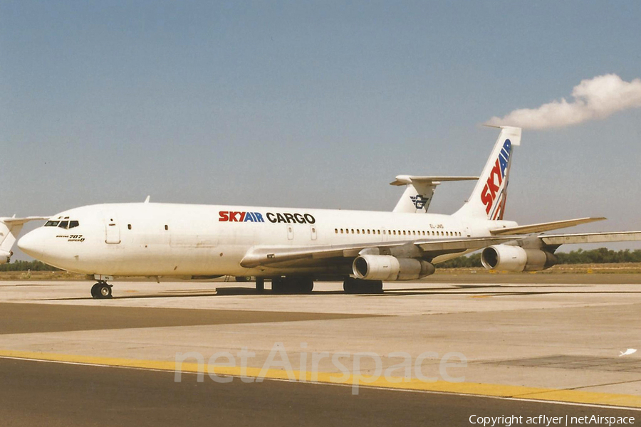 Skyair Cargo Boeing 707-323C (EL-JNS) | Photo 402043