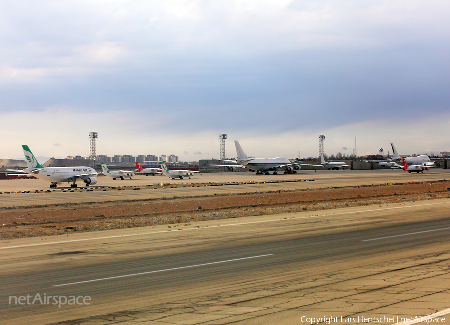 Mahan Air Airbus A310-304 (EP-MMX) | Photo 62024