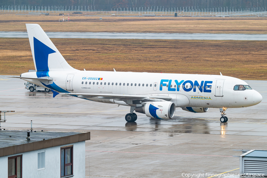 FlyOne Airbus A319-112 (ER-00002) | Photo 670405