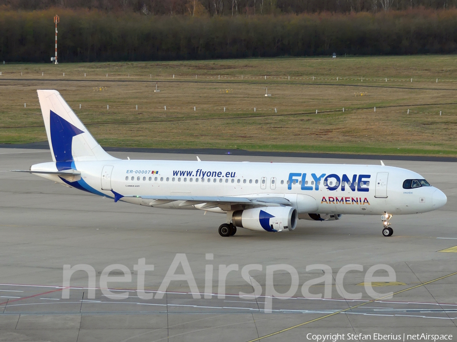 FlyOne Armenia Airbus A320-232 (ER-00007) | Photo 673598