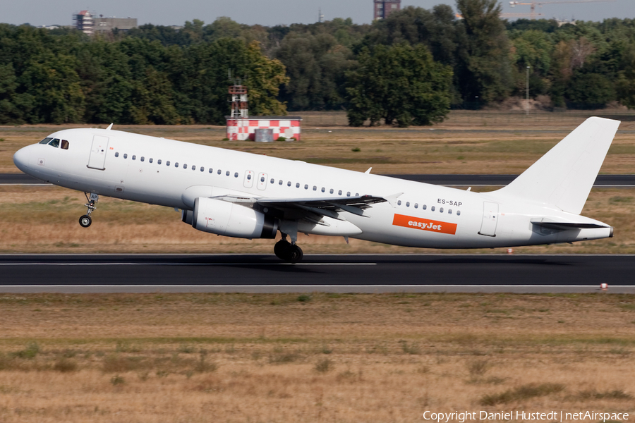 easyJet (SmartLynx Airlines Estonia) Airbus A320-232 (ES-SAP) | Photo 425287