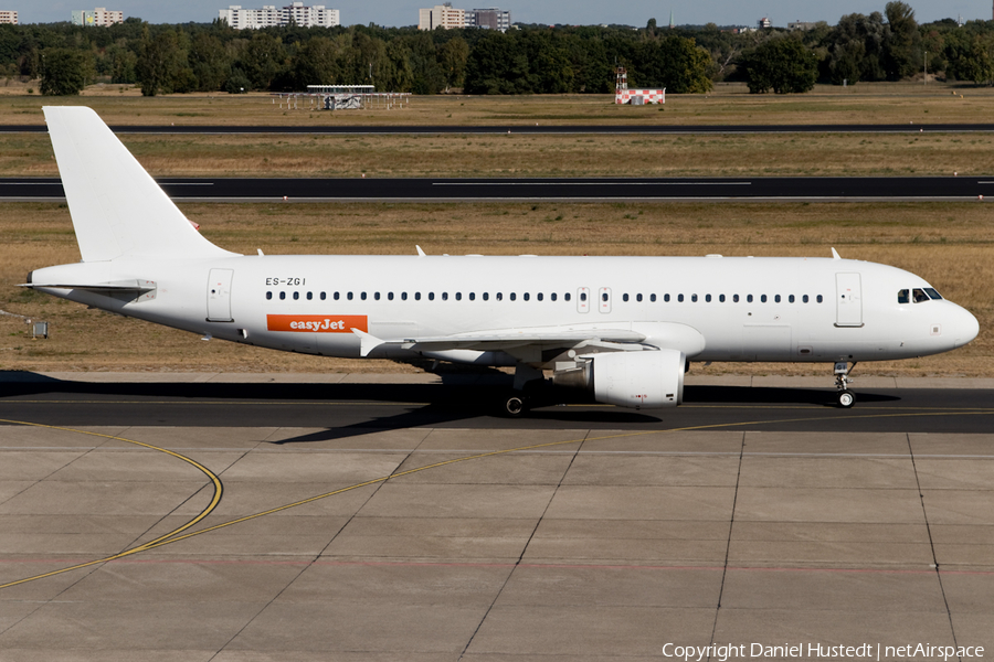 easyJet (SmartLynx Airlines Estonia) Airbus A320-214 (ES-ZGI) | Photo 424733