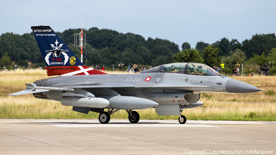 Royal Danish Air Force (Flyvevåbnet) General Dynamics F-16BM Fighting Falcon (ET-210) | Photo 174155