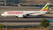 Ethiopian Airlines Boeing 787-8 Dreamliner (ET-AOU) at  Madrid - Barajas, Spain