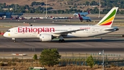 Ethiopian Airlines Boeing 787-8 Dreamliner (ET-AOU) at  Madrid - Barajas, Spain