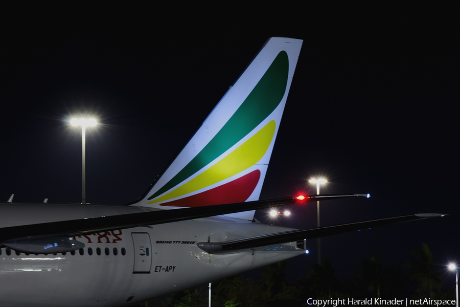 Ethiopian Airlines Boeing 777-36N(ER) (ET-APY) | Photo 304578