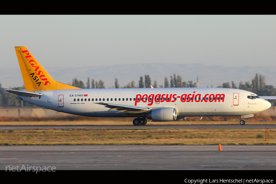 Pegasus Asia Boeing 737-42R (EX-37402) | Photo 87278