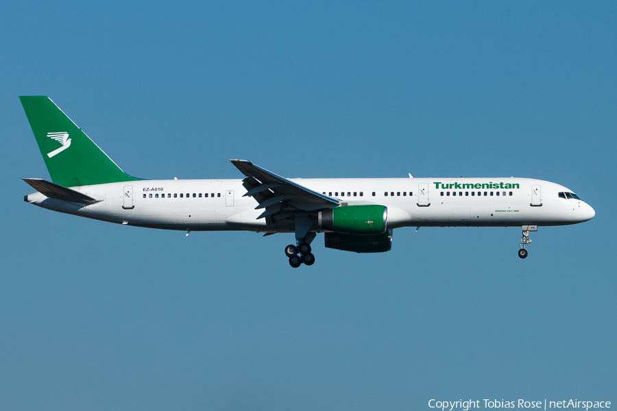 Turkmenistan Airlines Boeing 757-23A (EZ-A010) | Photo 310259