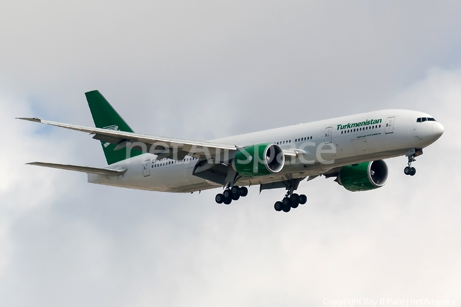 Turkmenistan Airlines Boeing 777-22K(LR) (EZ-A779) | Photo 432434