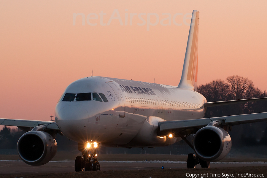 Air France Airbus A320-211 (F-GFKH) | Photo 46297