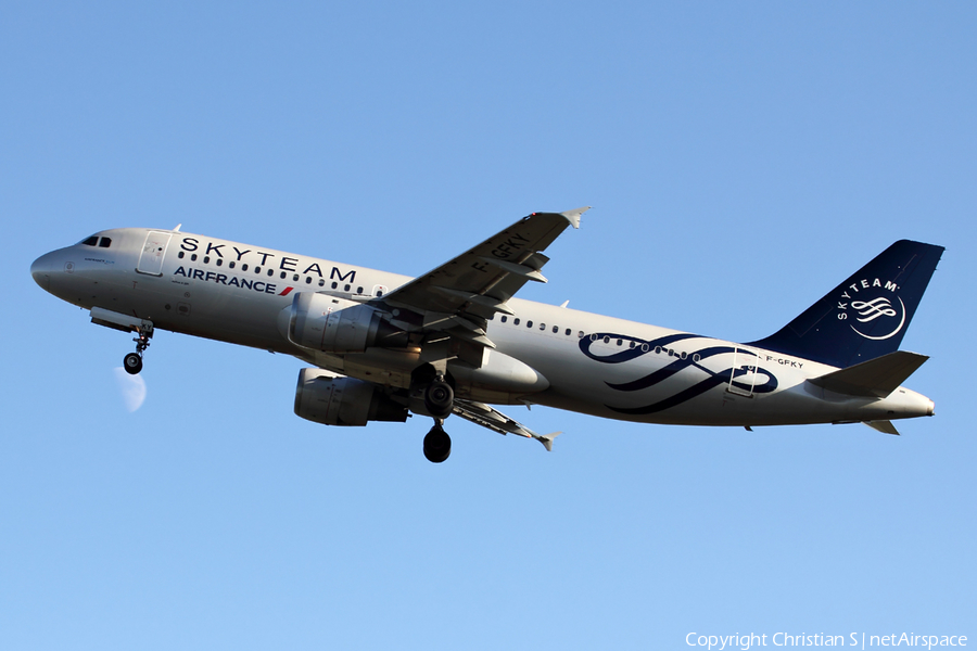 Air France Airbus A320-211 (F-GFKY) | Photo 97174