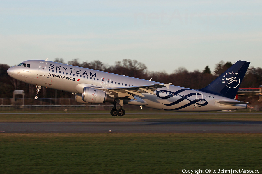Air France Airbus A320-211 (F-GFKY) | Photo 104116