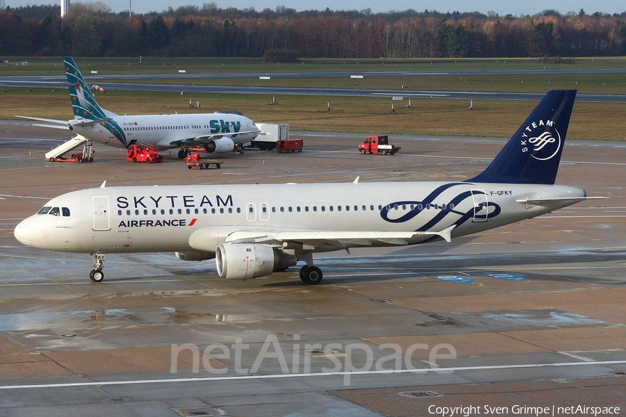 Air France Airbus A320-211 (F-GFKY) | Photo 14563