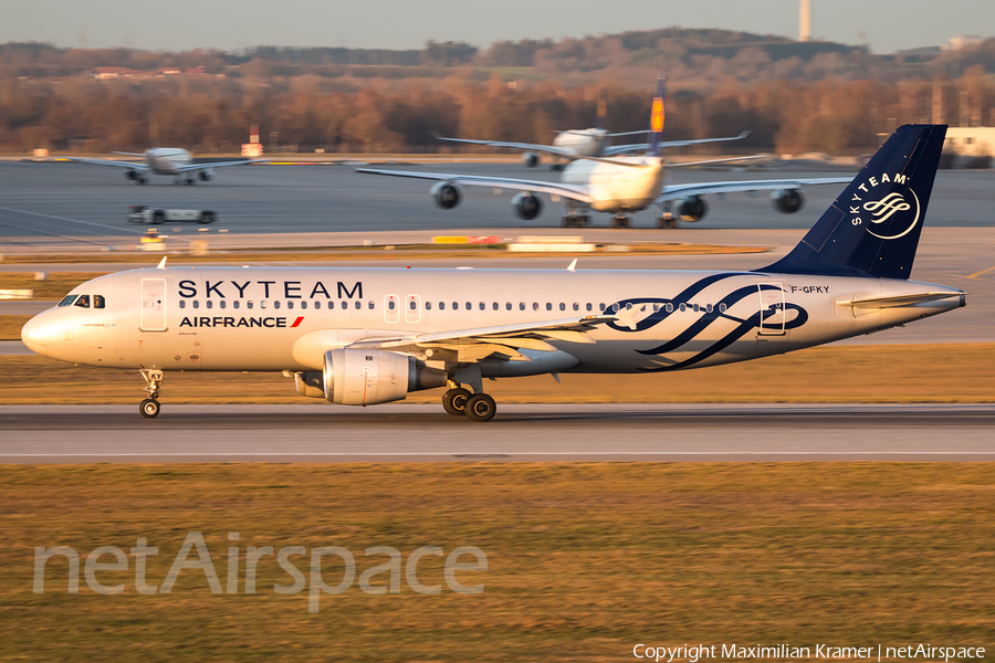 Air France Airbus A320-211 (F-GFKY) | Photo 392421