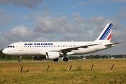 Air France Airbus A320-214 (F-GKXI) at  Paris - Charles de Gaulle (Roissy), France